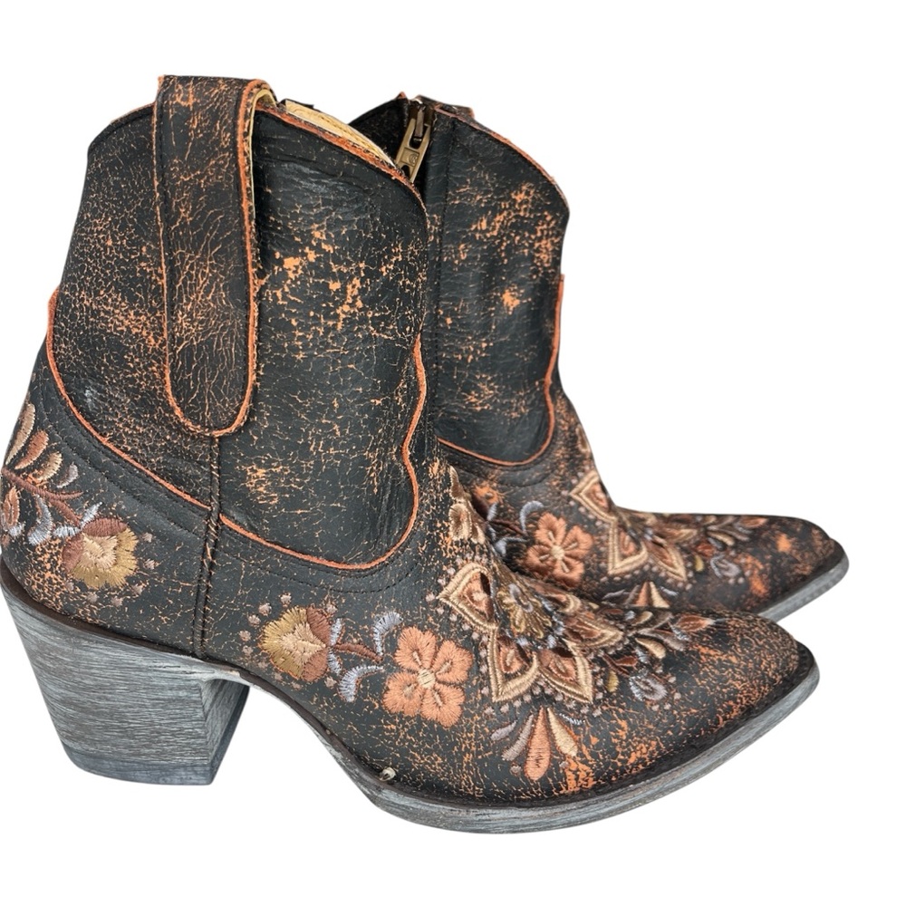 Old Gringo Distressed Embroidered Black Floral Ankle Boots NWOB Sz 8